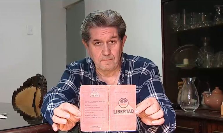 Hombre que encontró libreta millonaria aún espera pago: 