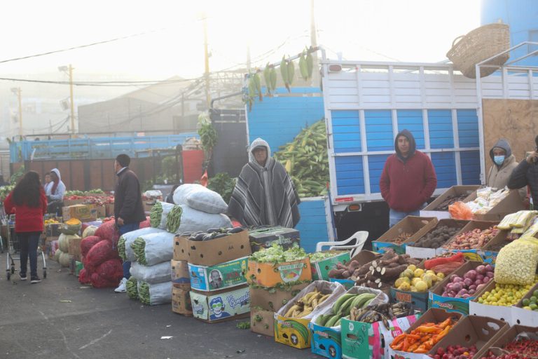 Papa, pollo y manzana: Estos son los alimentos que más han bajado de precio en el último mes