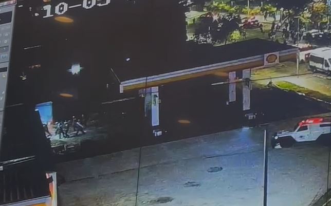 Registran el momento en que farmacia fue saqueada cerca de la ex Posta Central