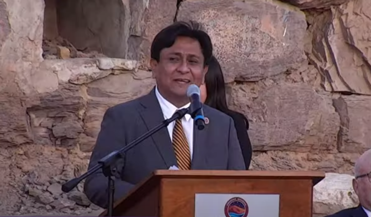 Gobernador de Antofagasta y entrega de borrador de la CC: 