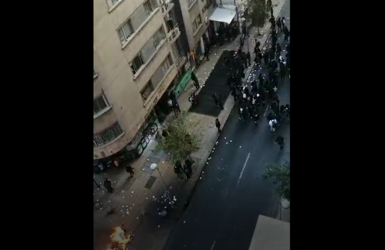 Denuncian ataque a edificio Junaeb tras manifestación de estudiantes por mejoras en alimentación