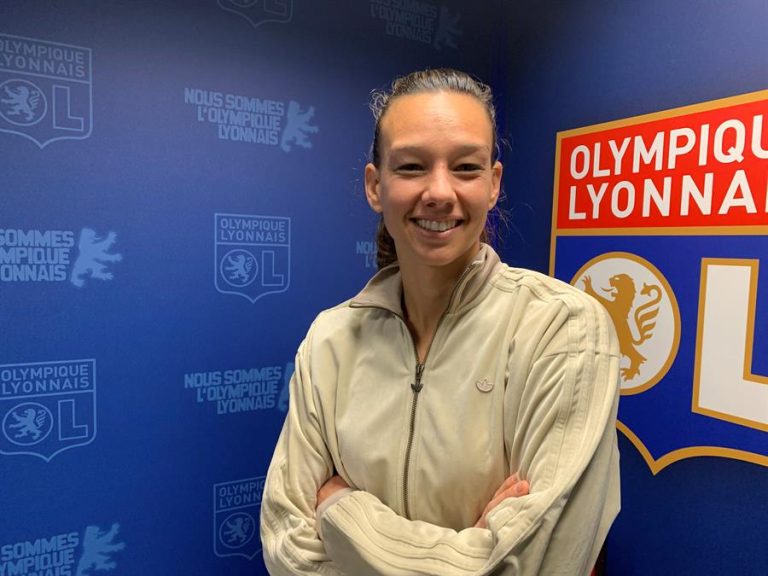 Tiane Endler se pasó al arco por consejo de Marco Cornez: Así es como surgió la mejor arquera del mundo