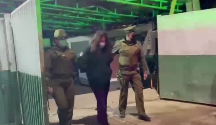 Joven fue asesinada por la presunta amante de su padre en plena calle en Buin