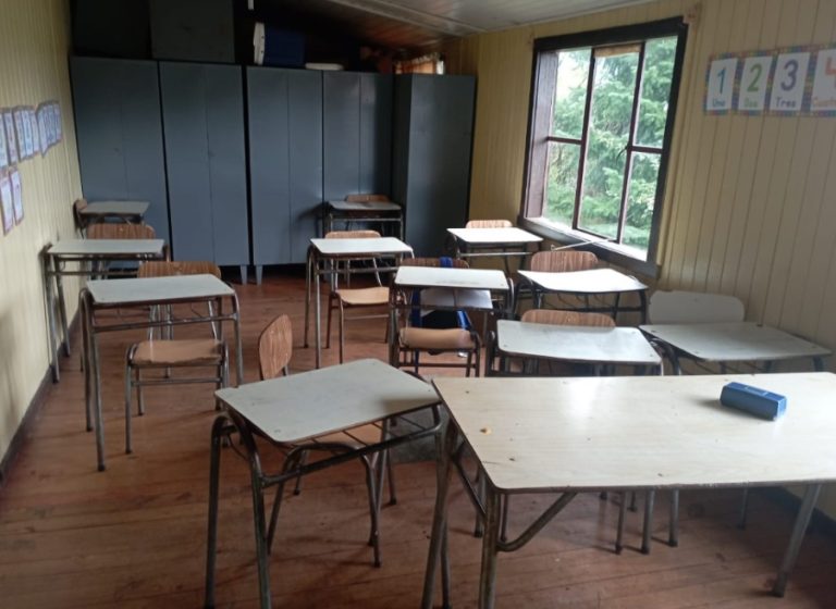 Denuncian que estudiantes en La Araucanía se enferman de neumonía por clases con temperaturas bajo cero