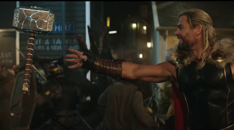 Thor: Love and Thunder saca chispas con su nuevo tráiler: Así luce Christian Bale como el villano Gorr