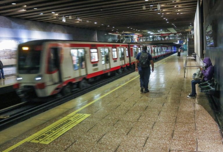 Nueva alerta en el Metro: Suspenden servicio en cuatro estaciones de Línea 1