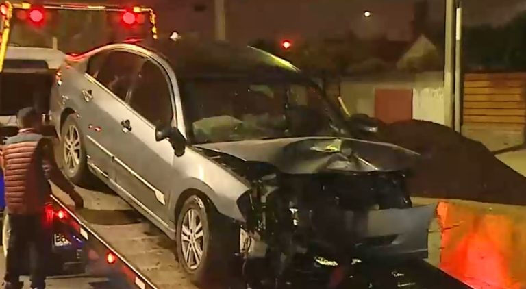 Un muerto dejó accidente en La Florida: Vehículo impactó con barrera y quedó destrozado