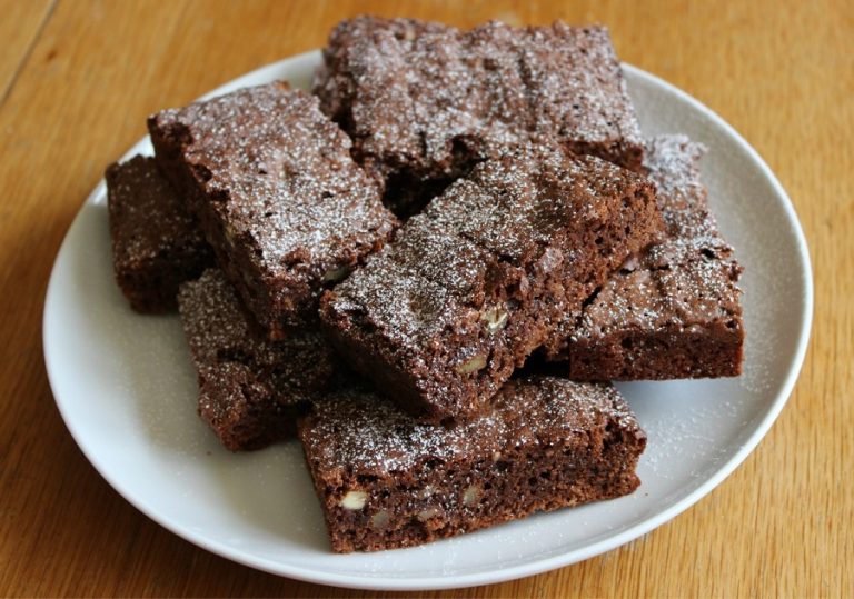 Llevó brownies con marihuana a compañeros de trabajo y 10 personas terminaron hospitalizadas