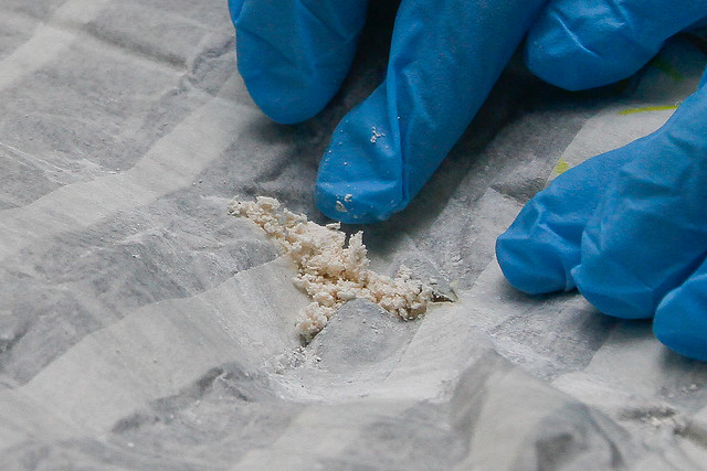 Niño de 5 años resultó intoxicado con cocaína: Madre dice que podría haberla encontrado en la calle