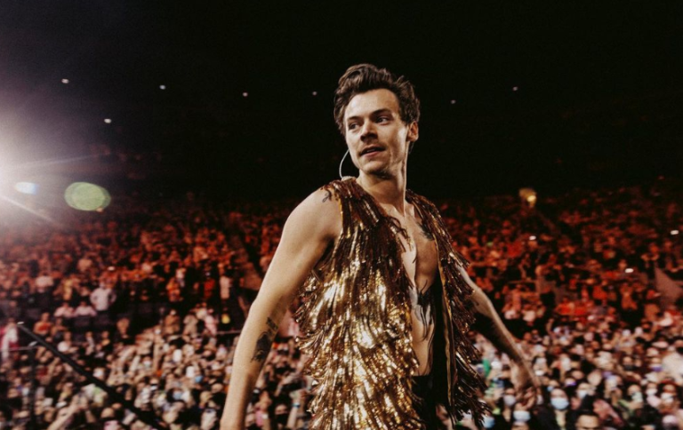 Harry Styles anuncia donación a ONG que lucha contra la violencia armamentística tras tiroteo en Texas