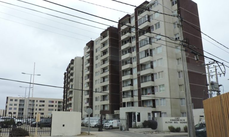 La Serena: Hombre fue denunciado por violencia intrafamiliar y saltó de un cuarto piso para huir de Carabineros