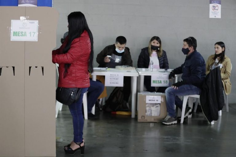 Elecciones en Colombia: Ciudadanos deciden este domingo quién será su próximo presidente