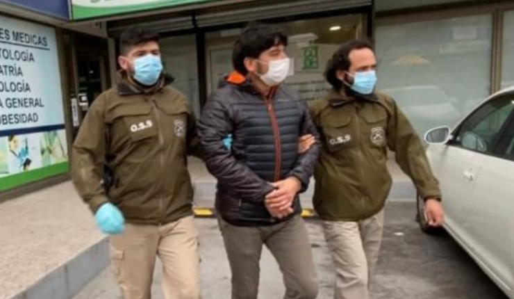 Polémicas salidas autorizadas a kinesiólogo imputado de abuso sexual: Fue a recibir un premio