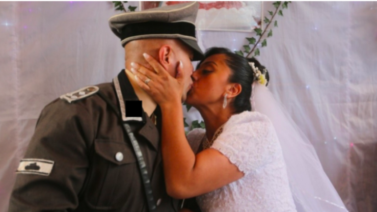 Pareja generó controversia tras celebrar su matrimonio con 