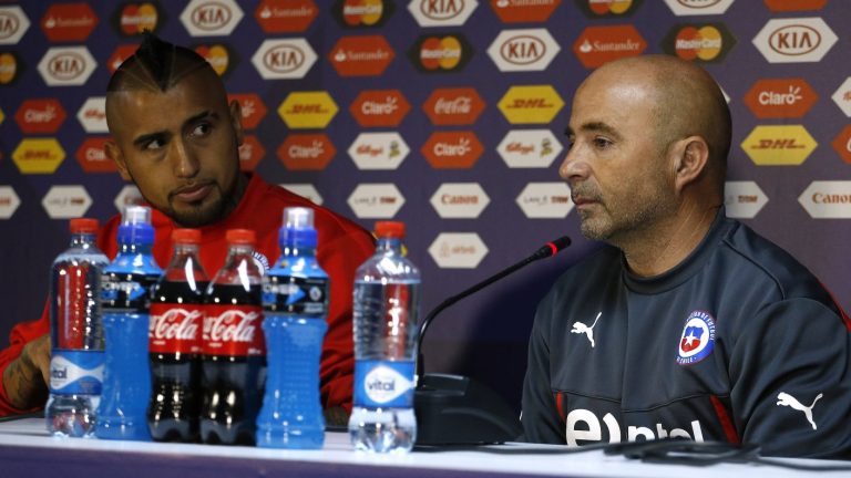 Claudio Bustíos: “Sampaoli dijo que con los amigos que tiene Vidal, no le extrañaría que termine trabajando en una verdulería”