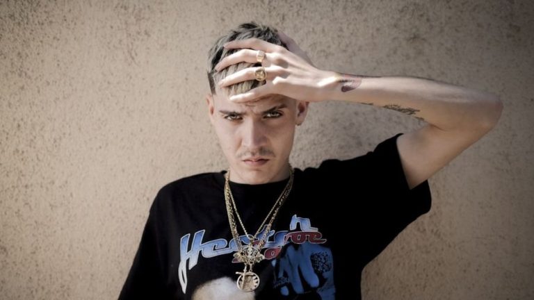 ¡De los escenarios a las canchas! Así puedes crear a Marcianeke en el FIFA 22