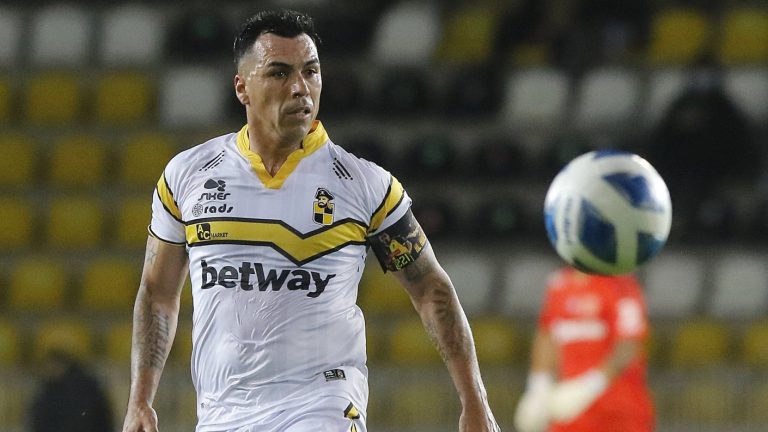 “Es totalmente mentira”: Esteban Paredes descarta retirarse del fútbol tras el partido entre Coquimbo Unido y Colo Colo
