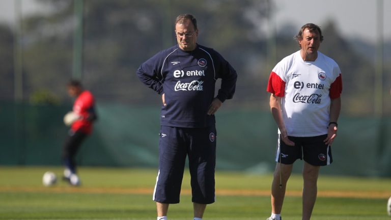 ¿Bielsa vuelve a La Roja? Aseguran que el Loco está sopesando oferta de la ANFP para volver a Chile
