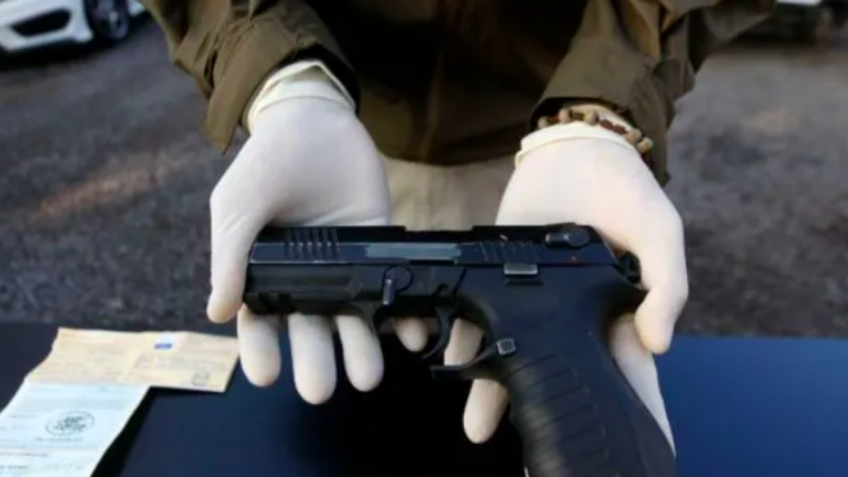 “Era broma”: Alumna amenazó de muerte con arma a profesora en Valparaíso