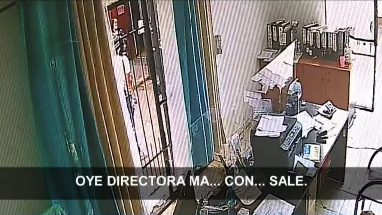 “¡La voy a rajar como cajero!”: Las impactantes amenazas de apoderada a directora de colegio en La Florida por la expulsión de su hijo