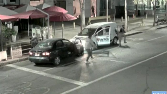 Recuperan auto robado tras persecución en Vitacura: Delicuente estaba con arresto domiciliario