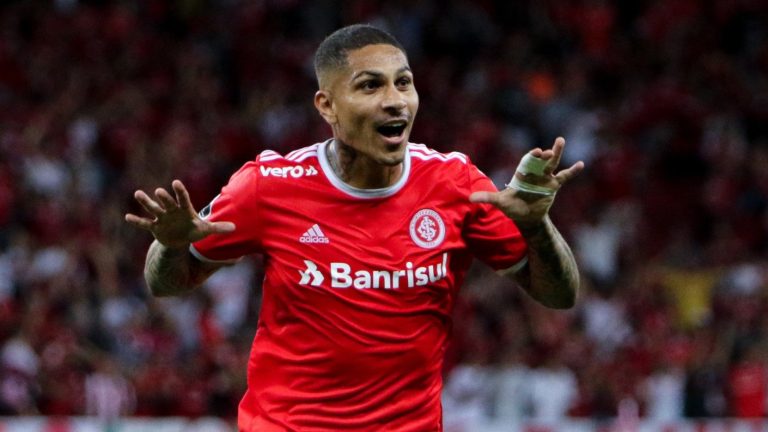 ¿Con pasajes a Chile? Paolo Guerrero habría sido ofrecido a Colo Colo y Universidad de Chile