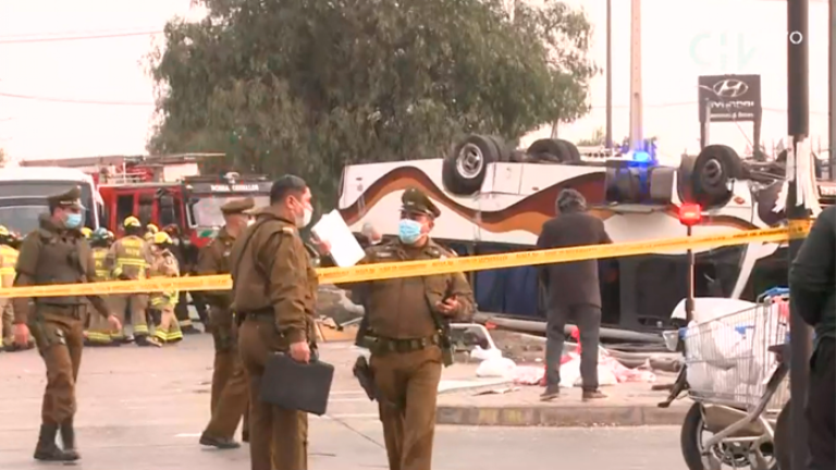 Último minuto: Microbus con pasajeros se volcó y dejó dos fallecidos