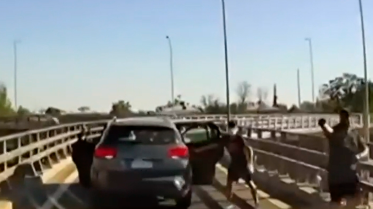 Embistió a los delincuentes: Conductor frustró encerrona en el mismo lugar donde intentaron asaltar un camión