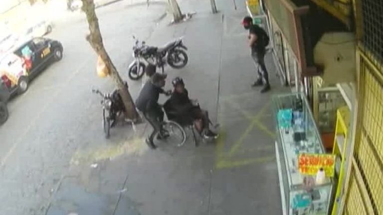 Imágenes impactantes: Posible sicariato en el Persa Biobío dejó un fallecido