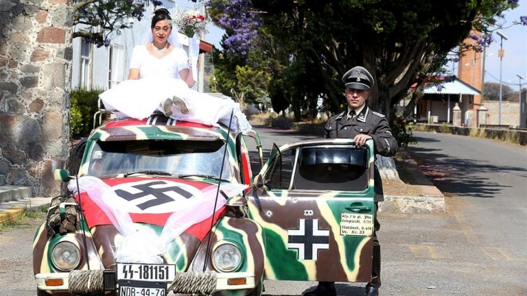 El novio admira a Hitler: Pareja es criticada por contraer matrimonio en ceremonia con símbolos nazi