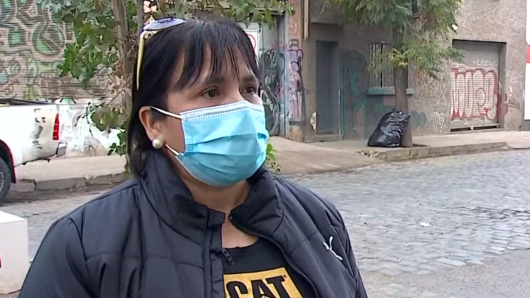 Funcionaria denuncia supuesta agresión en municipio de Santiago tras defender a recolectores de basura