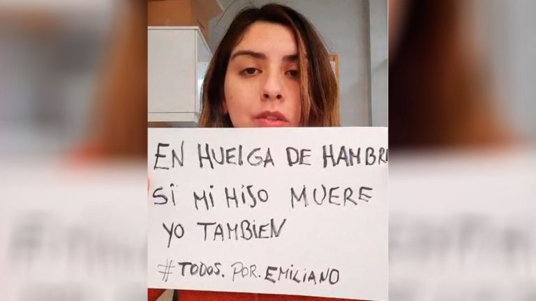 Madre de Emiliano se reunirá con el Minsal tras huelga de hambre: Necesita costoso medicamento para su hijo