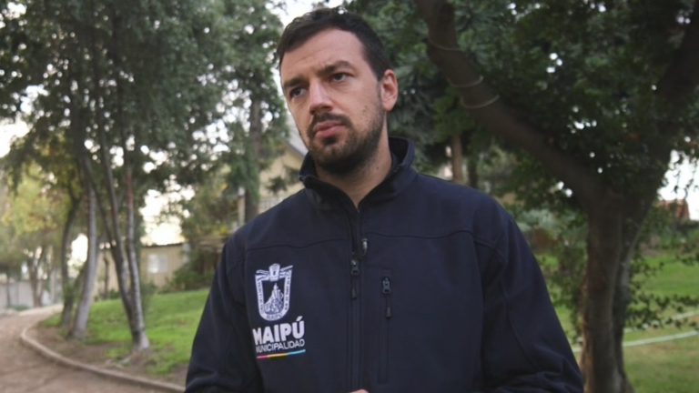 Alcalde de Maipú anuncia medidas contra el comercio ilegal: 