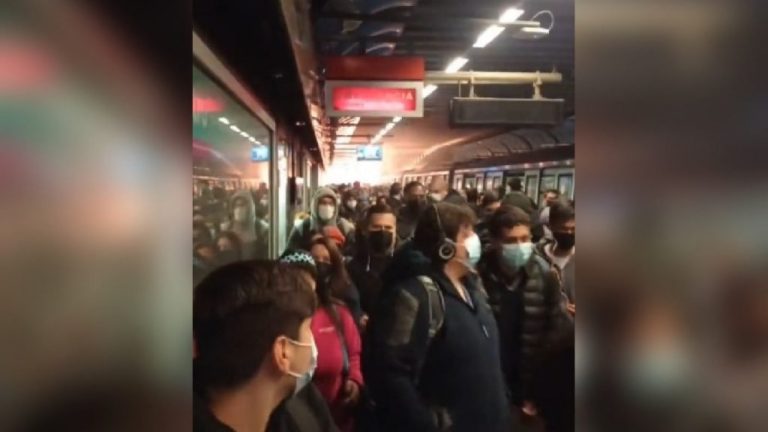 Reportan falla técnica: Explosión en metro provocó evacuación masiva