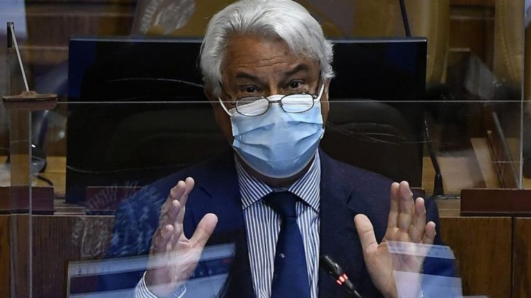 ¿Nuevo récord? Diputado Naranjo se comprometió a leer el borrador de la Nueva Constitución