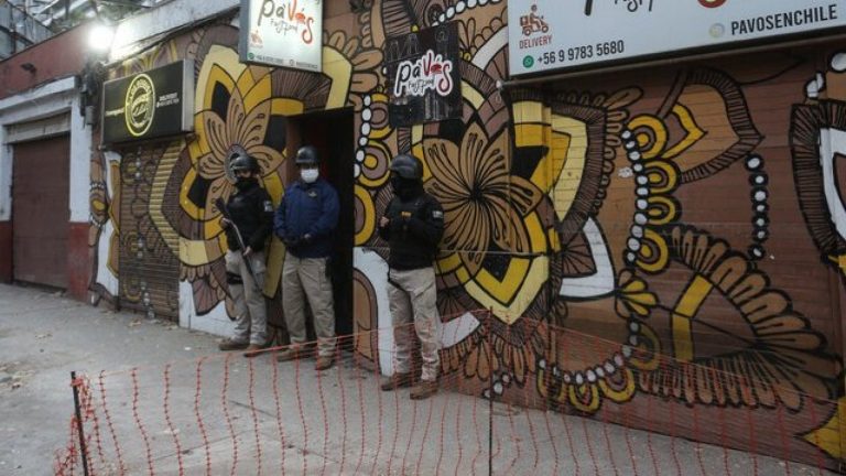 Operativo antidroga allanó un local de comida rápida: Dos personas fueron detenidas