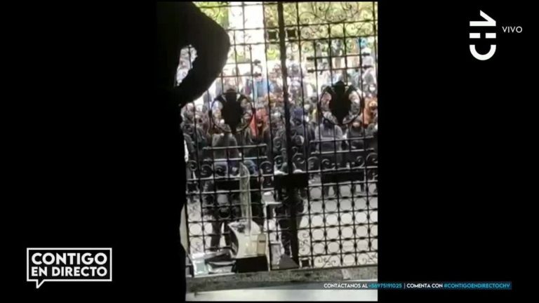 Encapuchados atacaron Municipalidad de Santiago: Cinco personas fueron detenidas