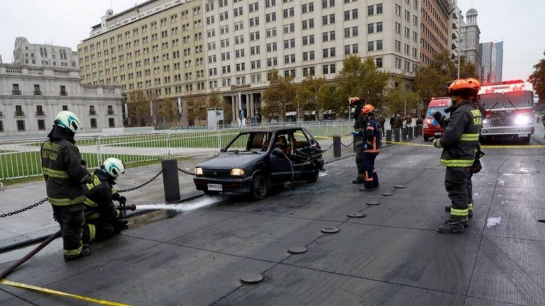 Confirman muerte de Mario Carrión:  Hermano de empresario asesinado que se inmoló frente a La Moneda