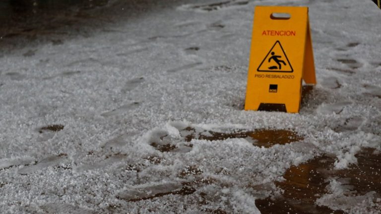 Dirección Meteorológica pronostica aguanieve para sectores del Gran Santiago