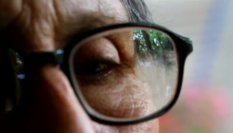 A través de los ojos: Científicos chilenos descubren nueva manera de diagnosticar el Alzheimer