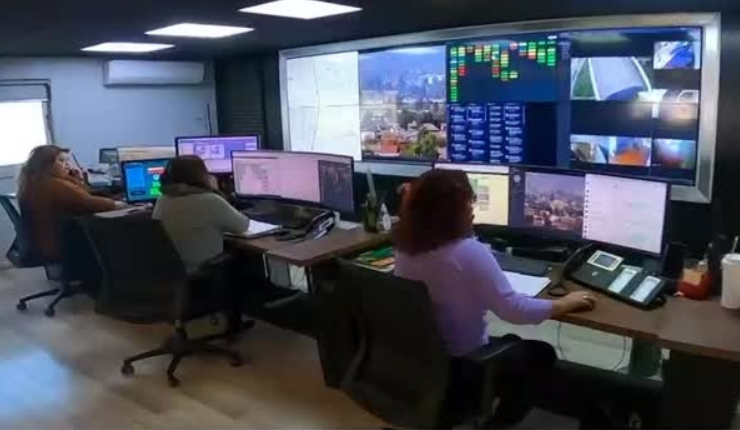 ¿Necesitamos un número único para emergencias?: Plantean manejar en Chile nuestro propio 911