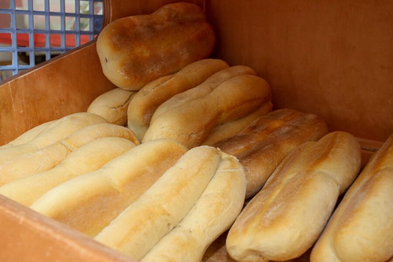 Incertidumbre por alza del precio del pan: En algunos lugares el kilo ya supera los $2.100