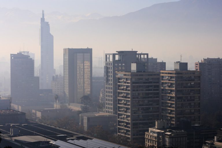 La cuarta del año: Decretan preemergencia ambiental para este lunes en la Región Metropolitana