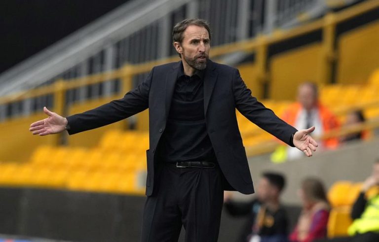 DT de Inglaterra acusa machismo de la prensa por minimizar a novias de jugadores: 