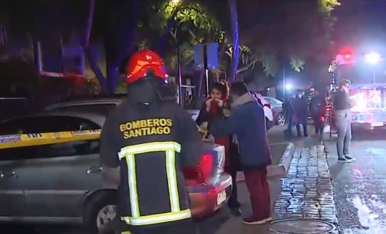 Incendio en Providencia dejó un fallecido: Adulta mayor habría tenido una vela encendida
