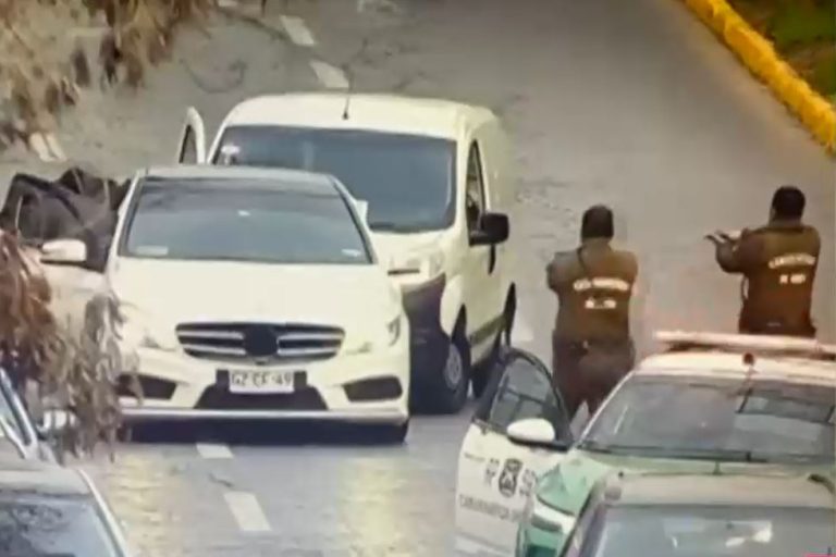 Los pillaron robando un auto en Providencia: Capturaron a banda cuyos integrantes sumaban 100 detenciones