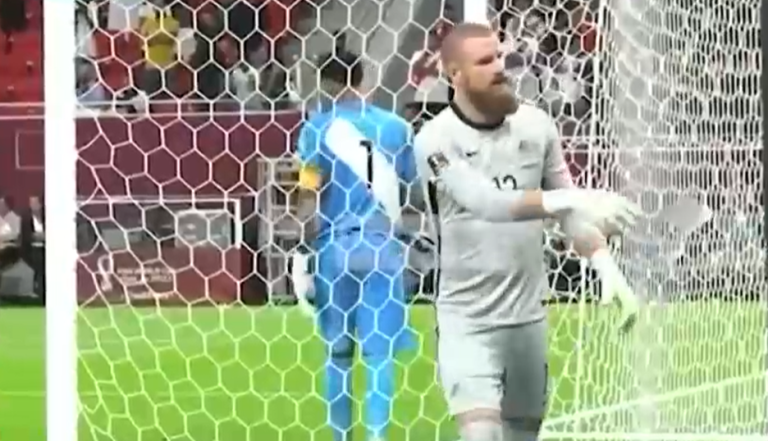 Acusan de tramposo al arquero de Australia: Botó los apuntes del portero peruano durante penales