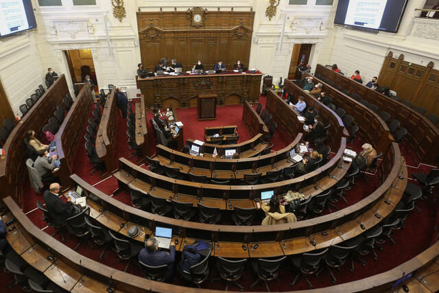 Mesa directiva de la CC decidió invitar a ex presidentes a entrega de propuesta de nueva Constitución