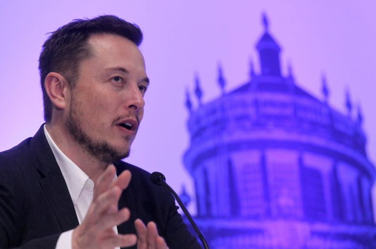 Elon Musk es demandado por supuesta estafa piramidal de Dogecoin