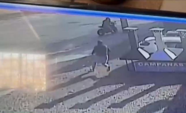 Pidió ayuda en un local: Hombre murió tras ser baleado en el centro de Santiago